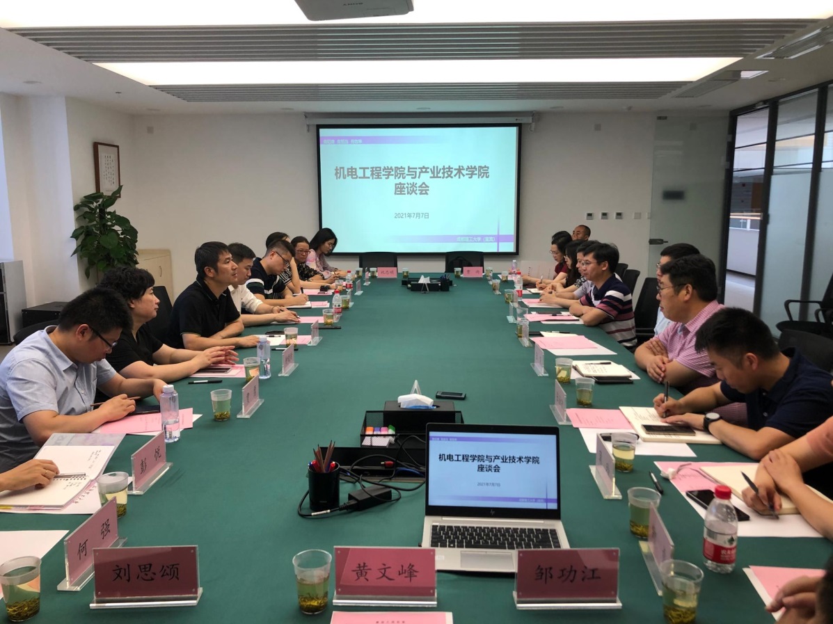 http://www.yb.cdut.edu.cn/__local/3/53/24/8B9B9AB5DEE9953BBC695E9786A_04FF9642_45061.jpg